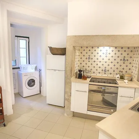 Lovelystay - Charming Principe Real Flat! Apartman