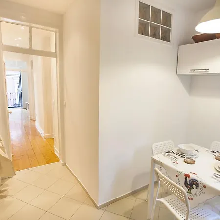 Lovelystay - Charming Principe Real Flat! Apartman *