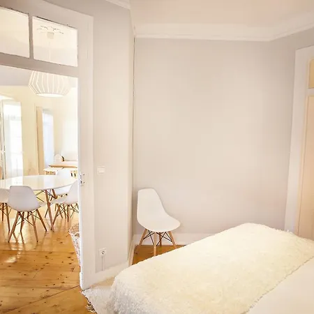 Lovelystay - Charming Principe Real Flat! Apartman