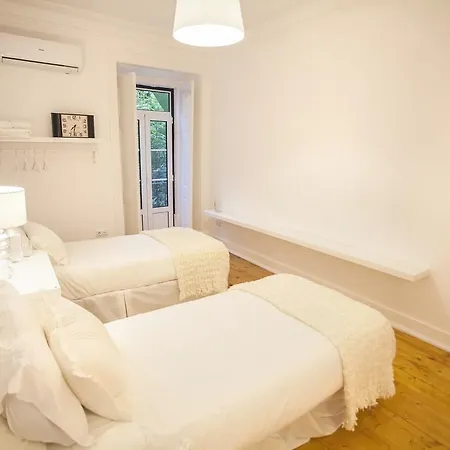Lovelystay - Charming Principe Real Flat! Apartman Lisboa
